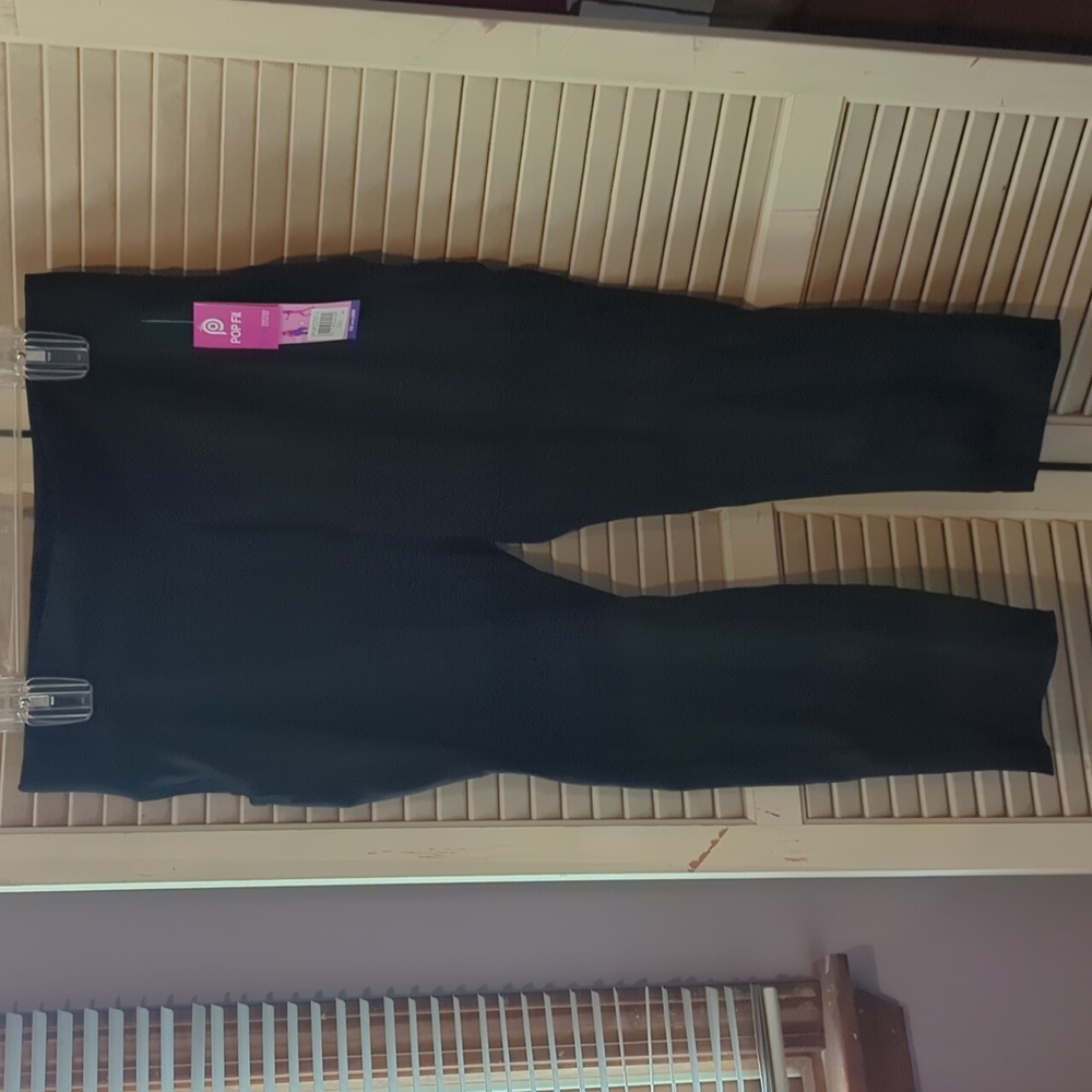 Pop fit Ava crop with pockets